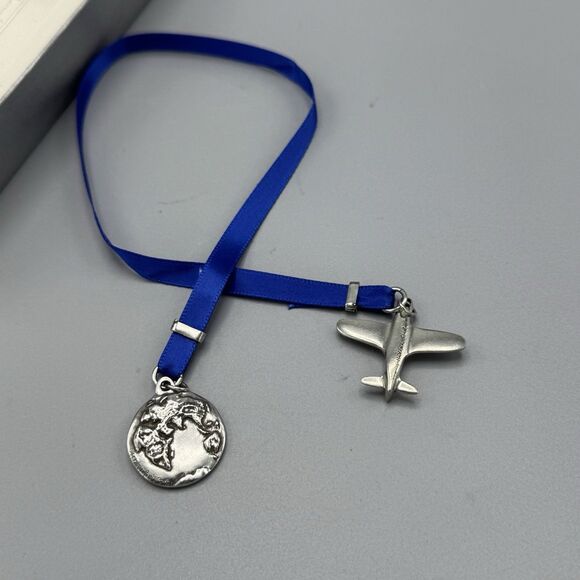 Vtg Danforth Vermont Pewter Bookmark Blue Ribbon Plane Globe Box Travel Reading - Picture 4 of 9